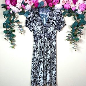 •enfocus studio• Black & White V neck Short Puff Sleeve [abstract floral] Dress